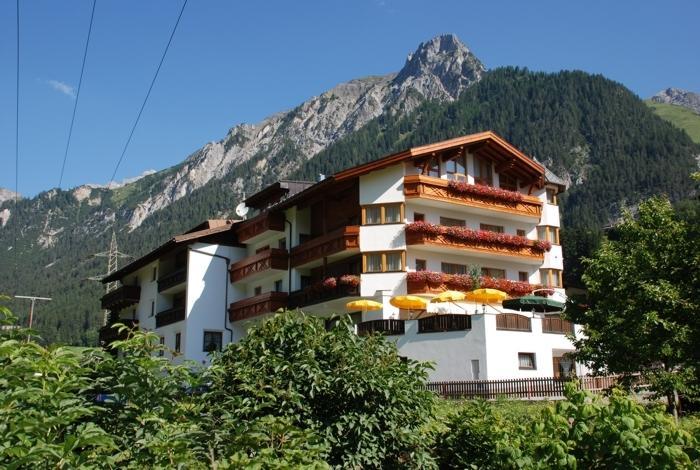 Hotel Troschana フリルシュ エクステリア 写真